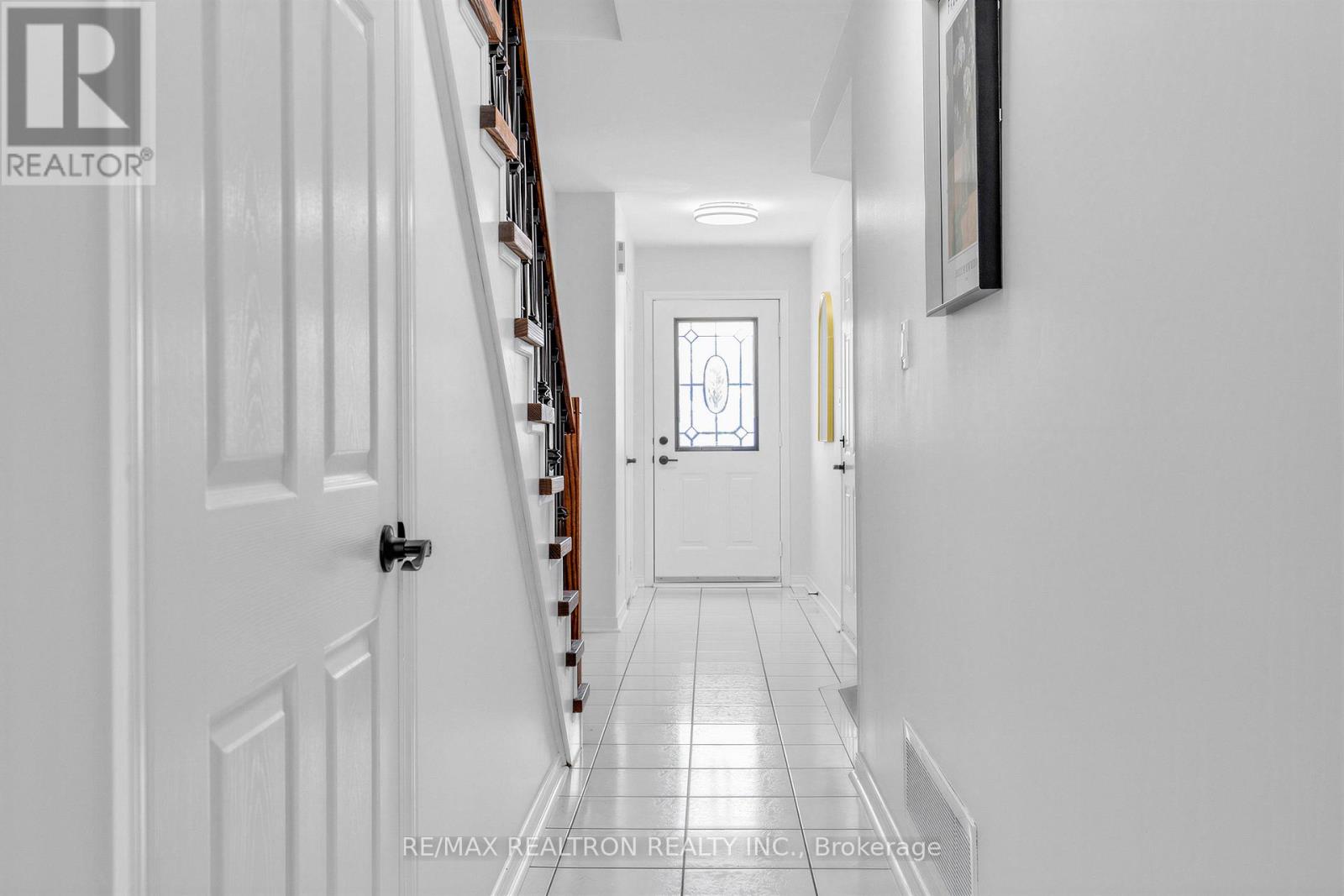 664 Sunbird Trail, Pickering, Ontario L1X 2X6 - Photo 11 - E13164310