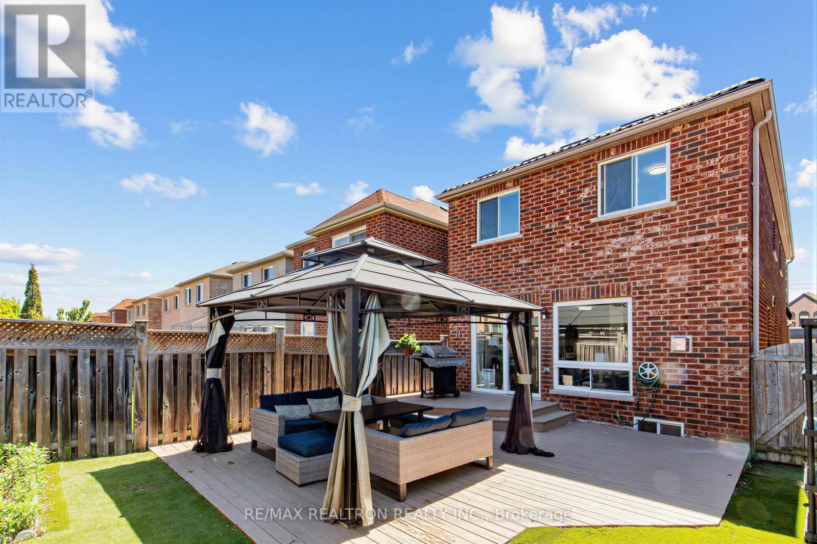 664 Sunbird Trail, Pickering, Ontario L1X 2X6 - Photo 32 - E13164310
