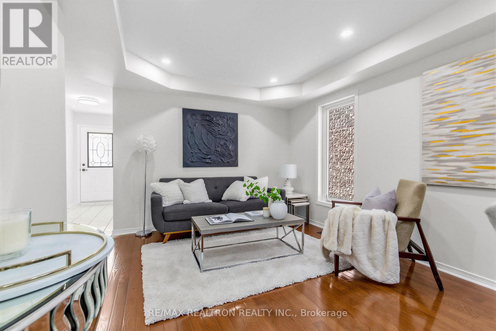 664 Sunbird Trail, Pickering, Ontario L1X 2X6 - Photo 6 - E13164310