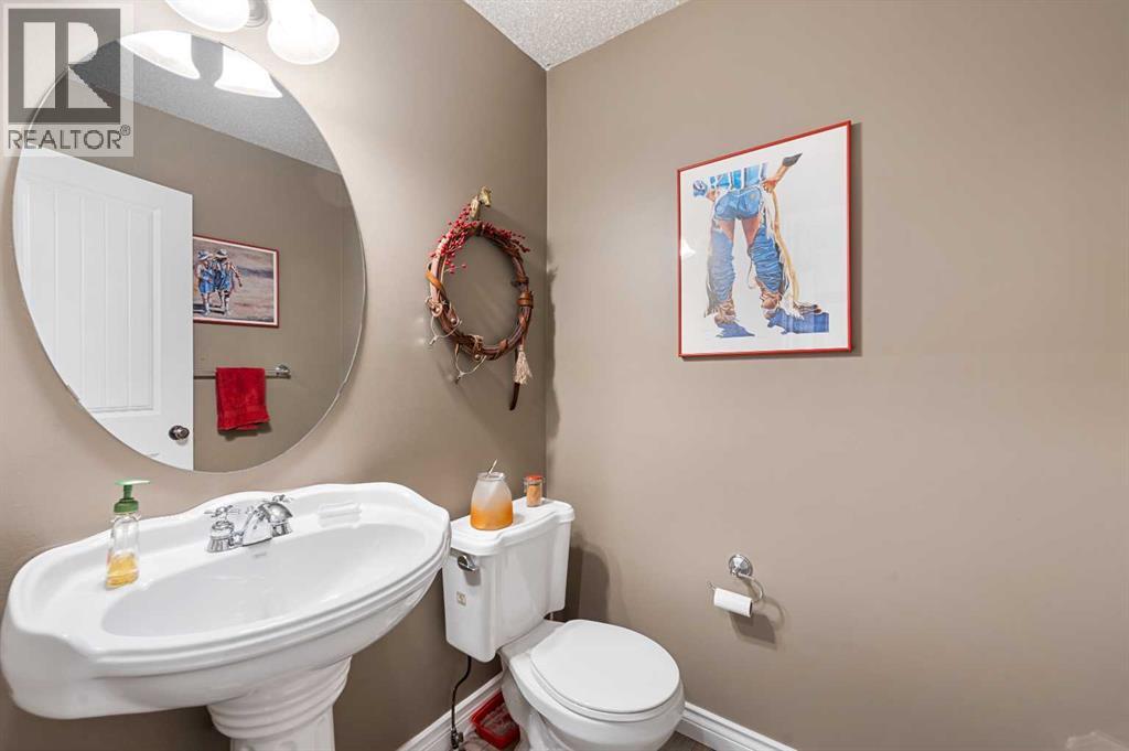 66 Sheep River Cove, Okotoks, Alberta  T1S 2L4 - Photo 4 - A2313157