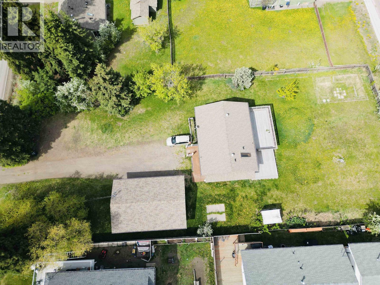 245 8th Avenue, Burns Lake, British Columbia  V0J 1E0 - Photo 11 - R3127088