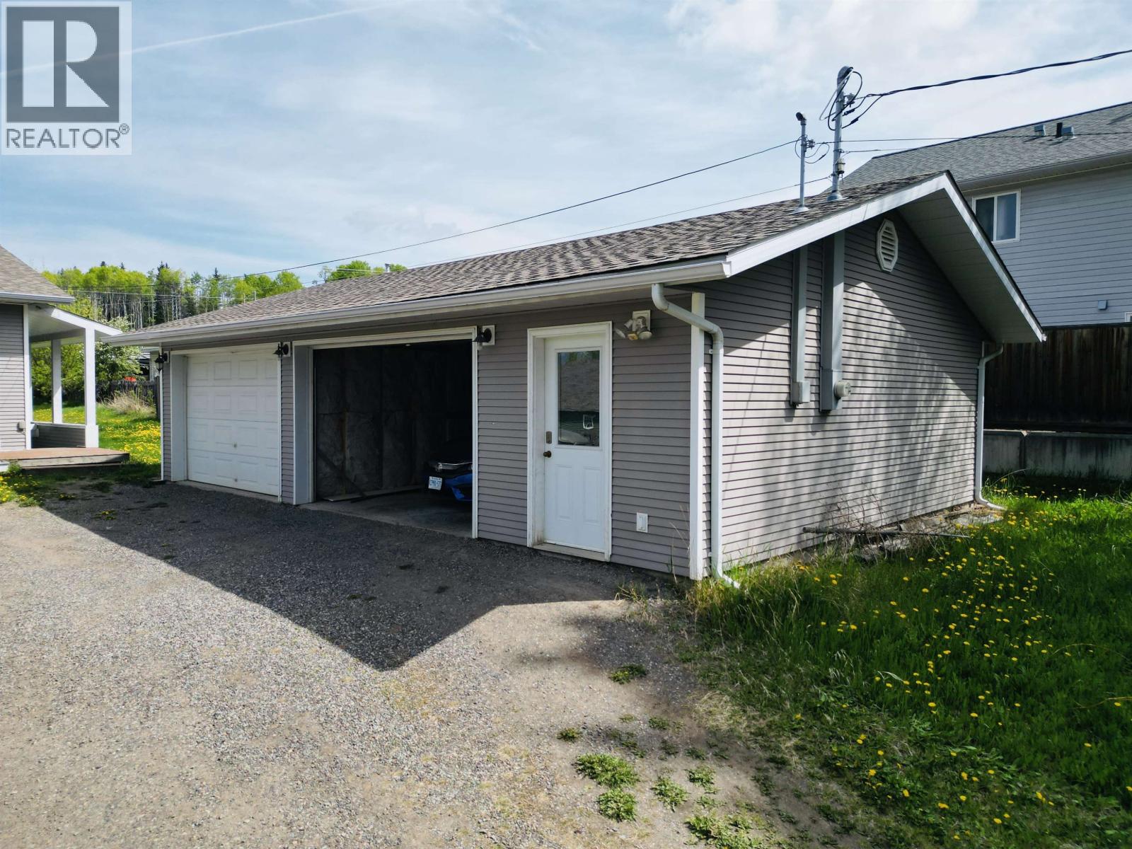 245 8th Avenue, Burns Lake, British Columbia  V0J 1E0 - Photo 7 - R3127088