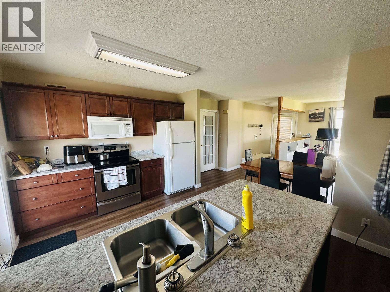 245 8th Avenue, Burns Lake, British Columbia  V0J 1E0 - Photo 22 - R3127088