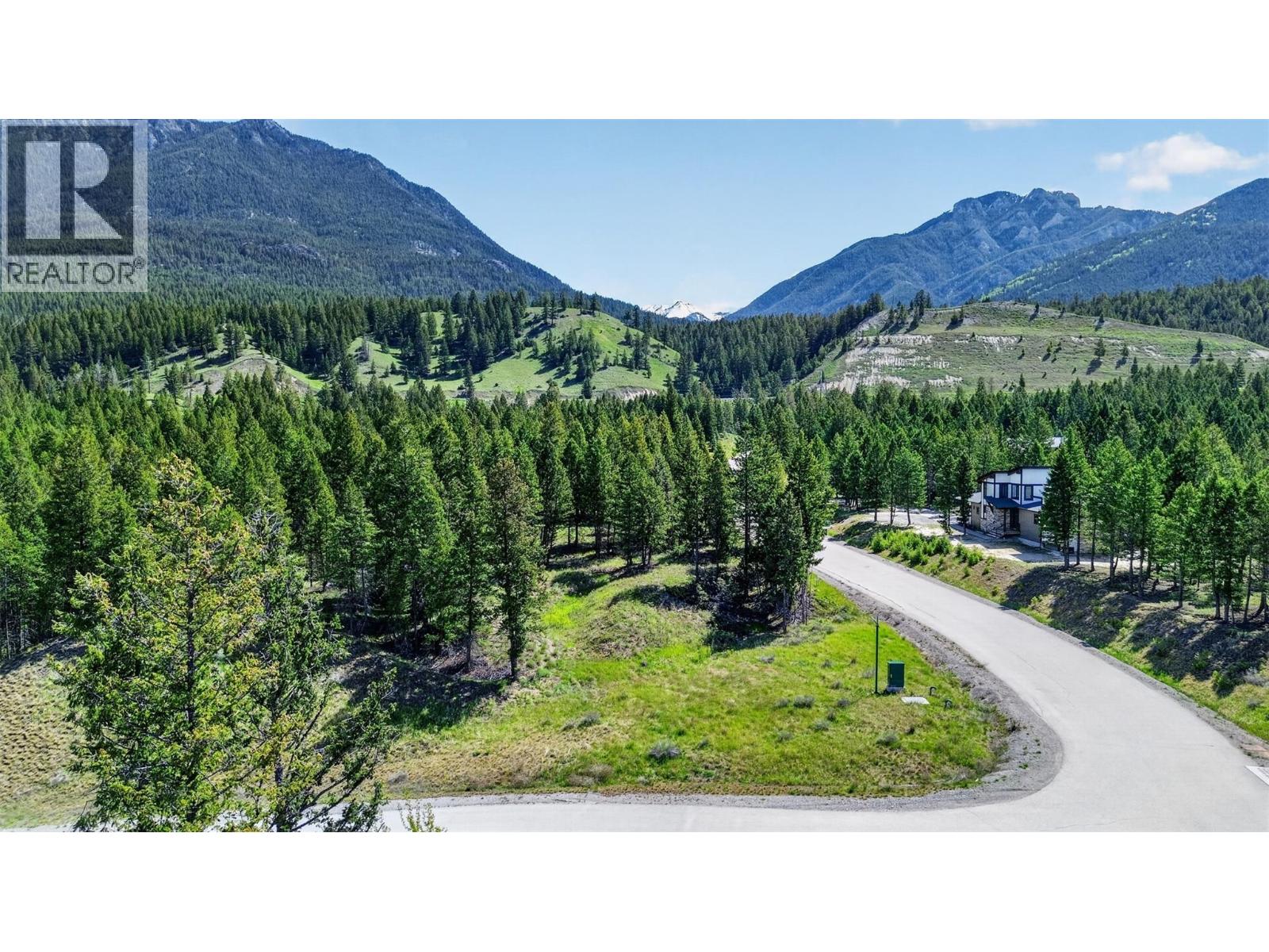 4915 Saddlewood Lane, Radium Hot Springs, British Columbia  V0A 1M0 - Photo 1 - 10388239