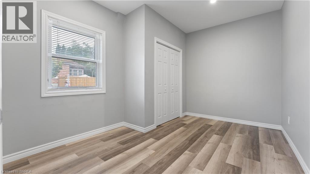 140 Superior Street, Brantford, Ontario  N3S 2L4 - Photo 7 - 40832749