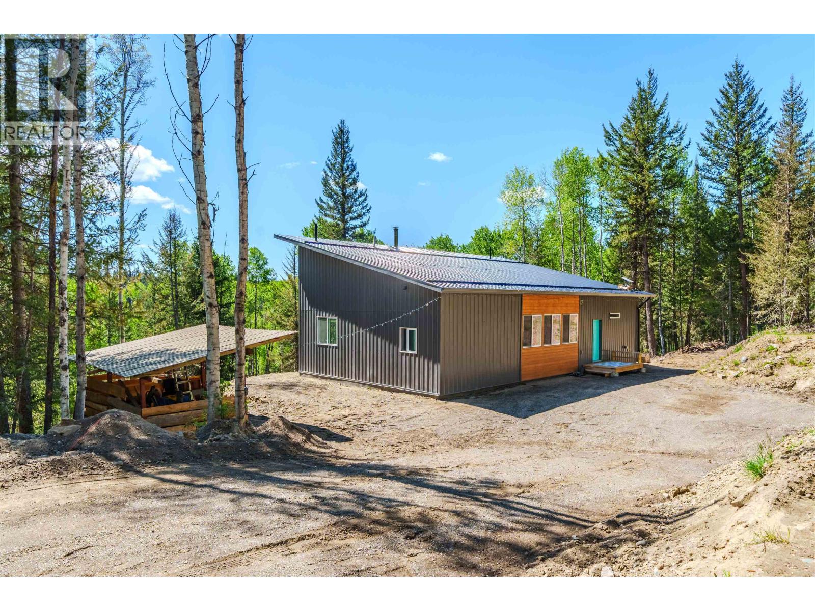 6282 Hillside Drive, Forest Grove, British Columbia  V0K 1M0 - Photo 3 - R3127083