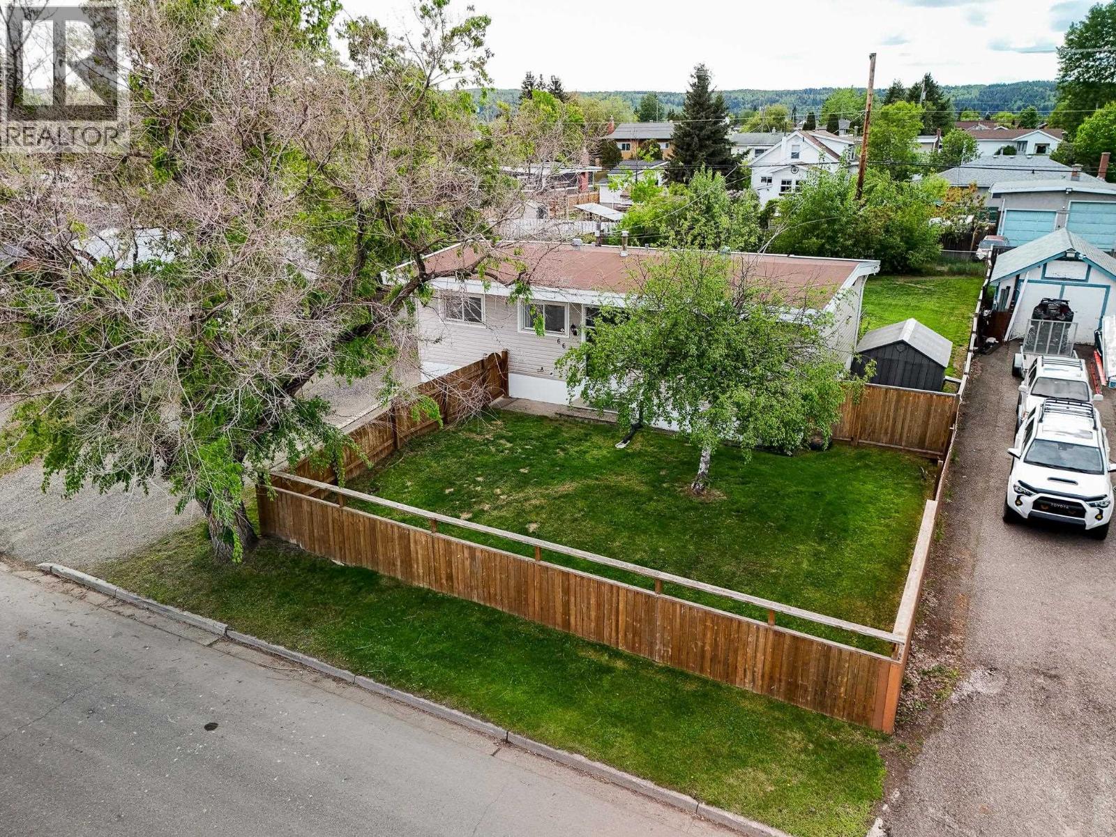 667 Ewert Street, Prince George, British Columbia  V2M 2N8 - Photo 2 - R3101926