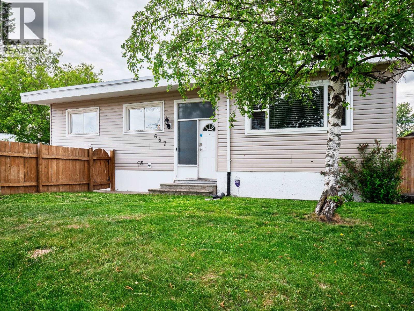667 Ewert Street, Prince George, British Columbia  V2M 2N8 - Photo 4 - R3101926