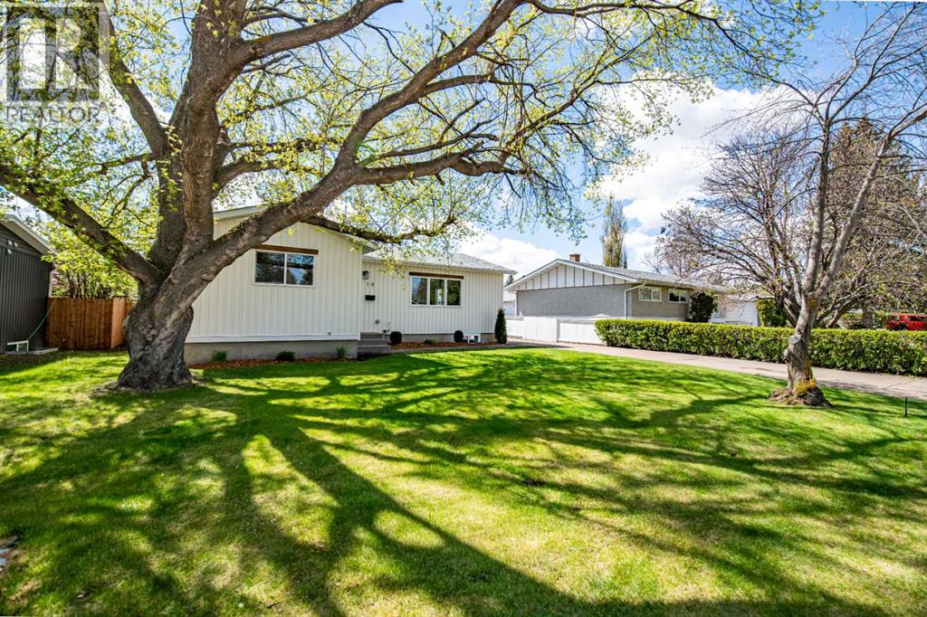 19 Spencer Street, Red Deer, Alberta  T4N 0B1 - Photo 3 - A2306898