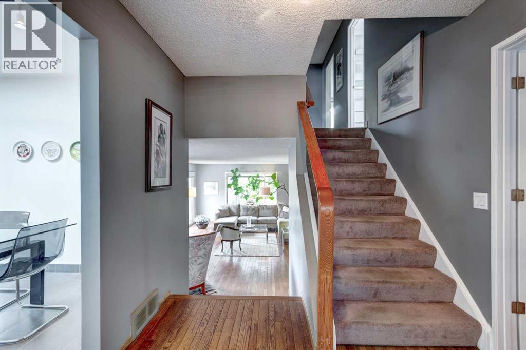 304 Lake Mead Crescent SE, Calgary, Alberta  T2J 3Z9 - Photo 6 - A2310803