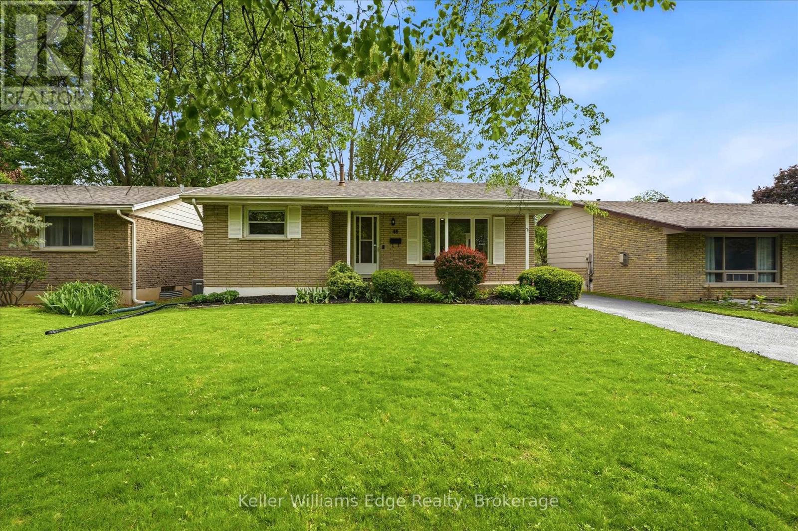 48 Winding Way, Brantford, Ontario  N3R 3S3 - Photo 2 - X13165290