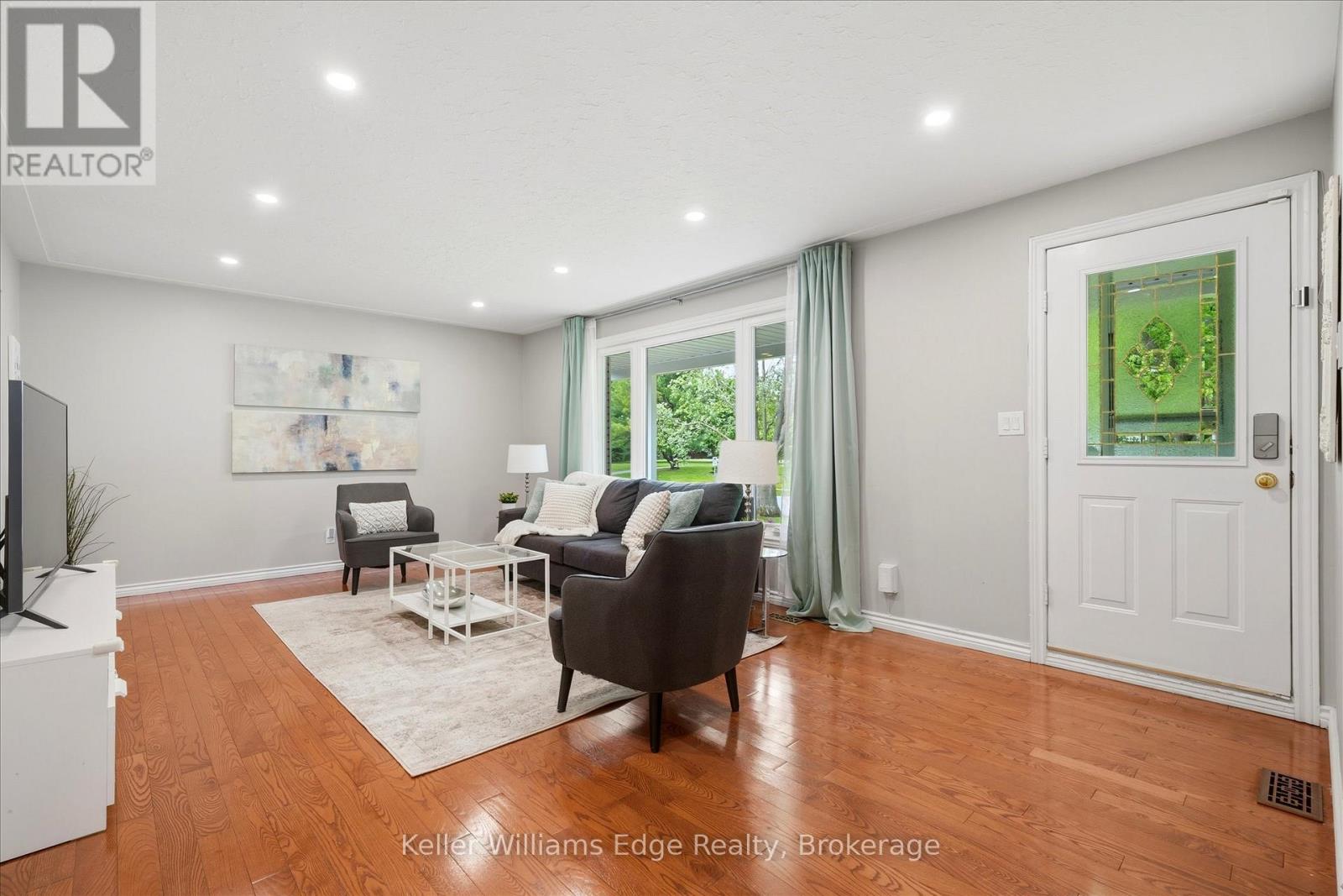 48 Winding Way, Brantford, Ontario  N3R 3S3 - Photo 3 - X13165290