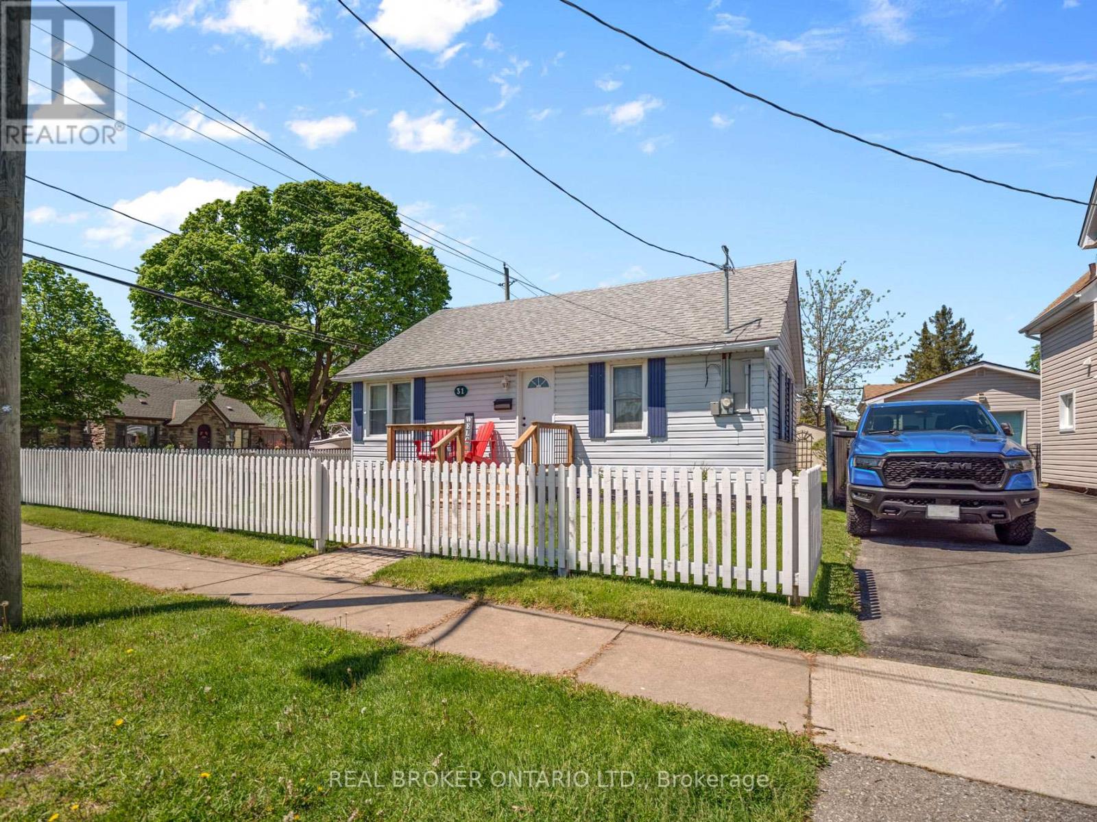 31 Beech Street, Port Colborne, Ontario  L3K 3N7 - Photo 2 - X13165334
