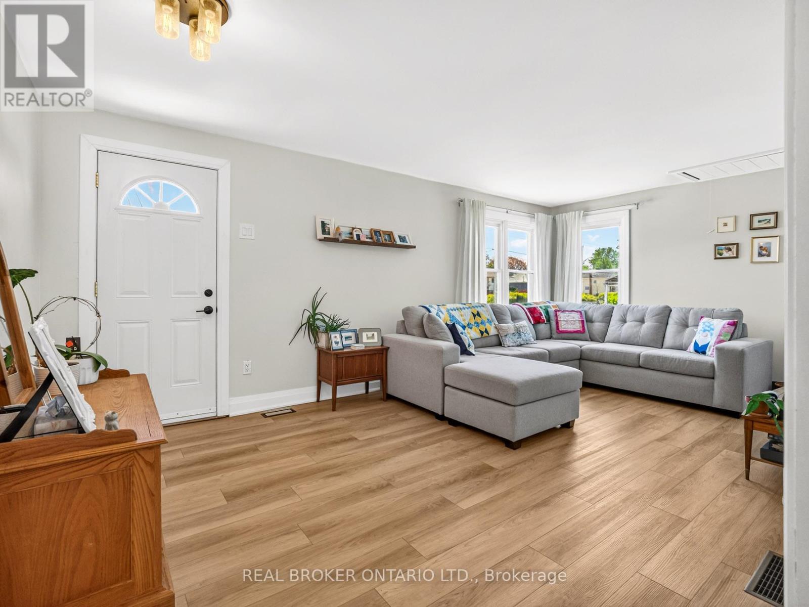 31 Beech Street, Port Colborne, Ontario  L3K 3N7 - Photo 7 - X13165334