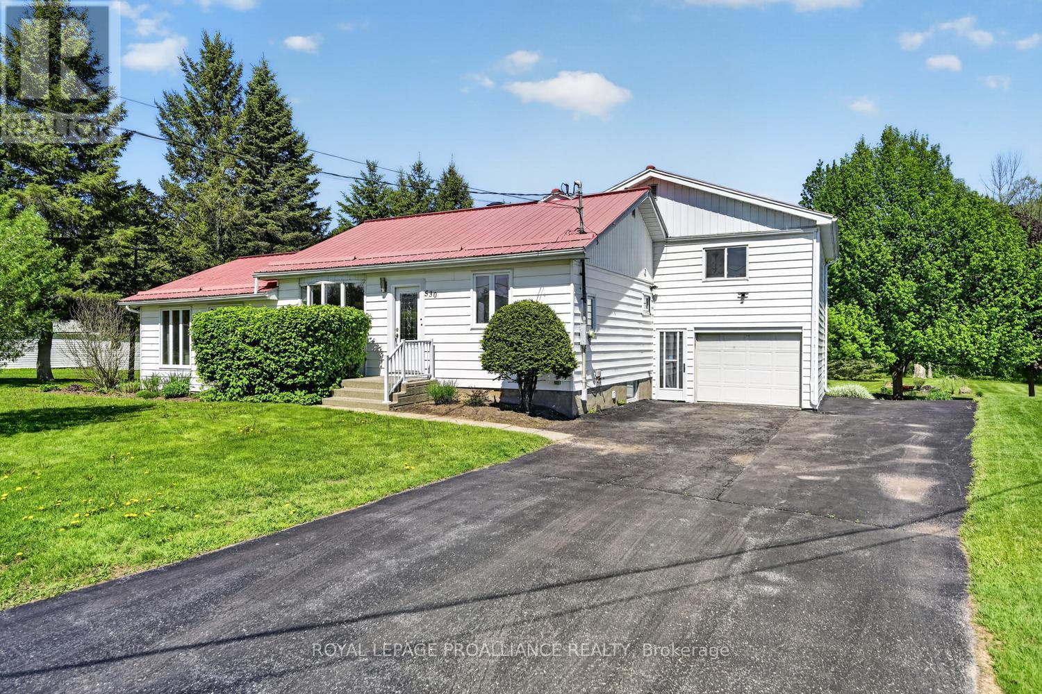 530 Gill Street N, Edwardsburgh/cardinal, Ontario  K0E 1E0 - Photo 2 - X13165312