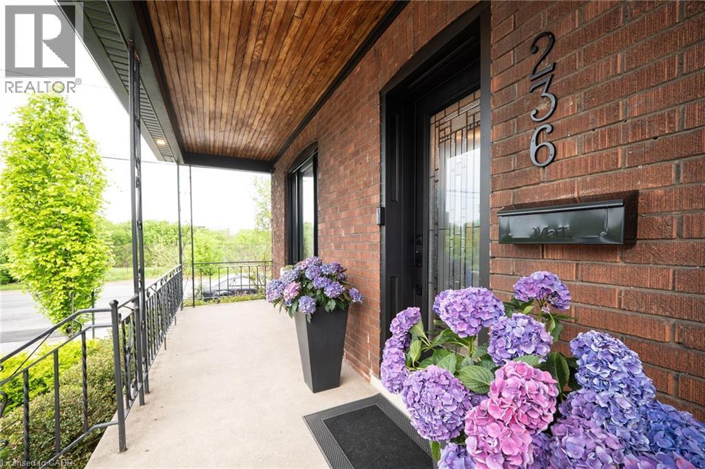 236 Macaulay Street E, Hamilton, Ontario  L8L 3X8 - Photo 2 - 40832872