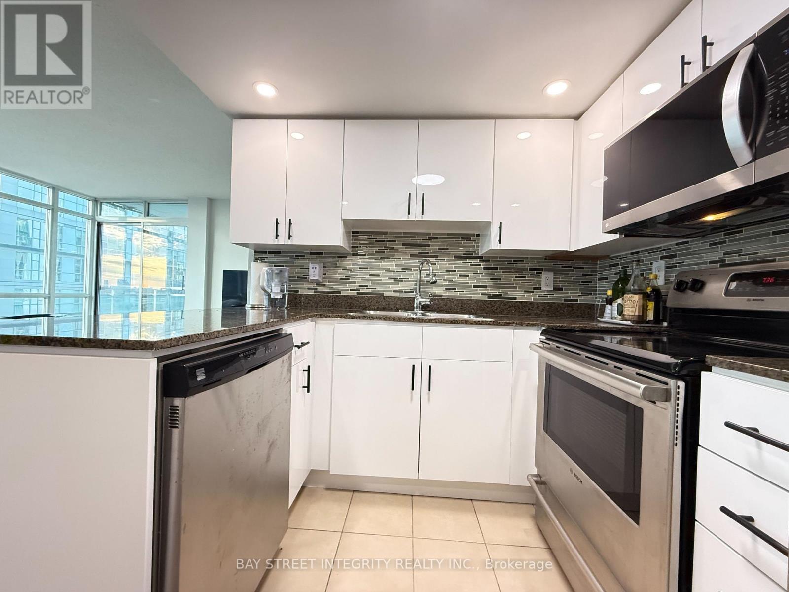 3003 - 381 Front Street, Toronto, Ontario M5V 3R8 - Photo 5 - C13165318