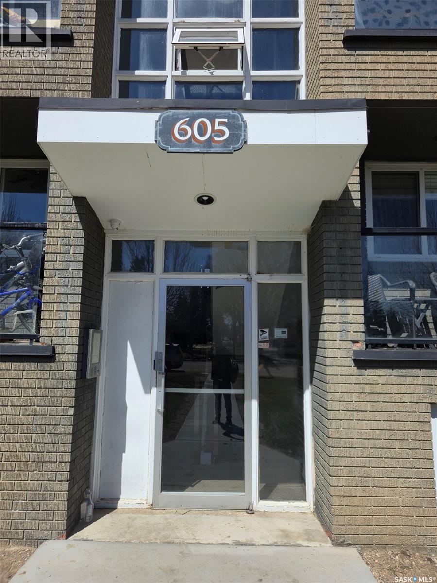 9 605 Wilson Crescent, Saskatoon, Saskatchewan  S7J 2M2 - Photo 3 - SK036242