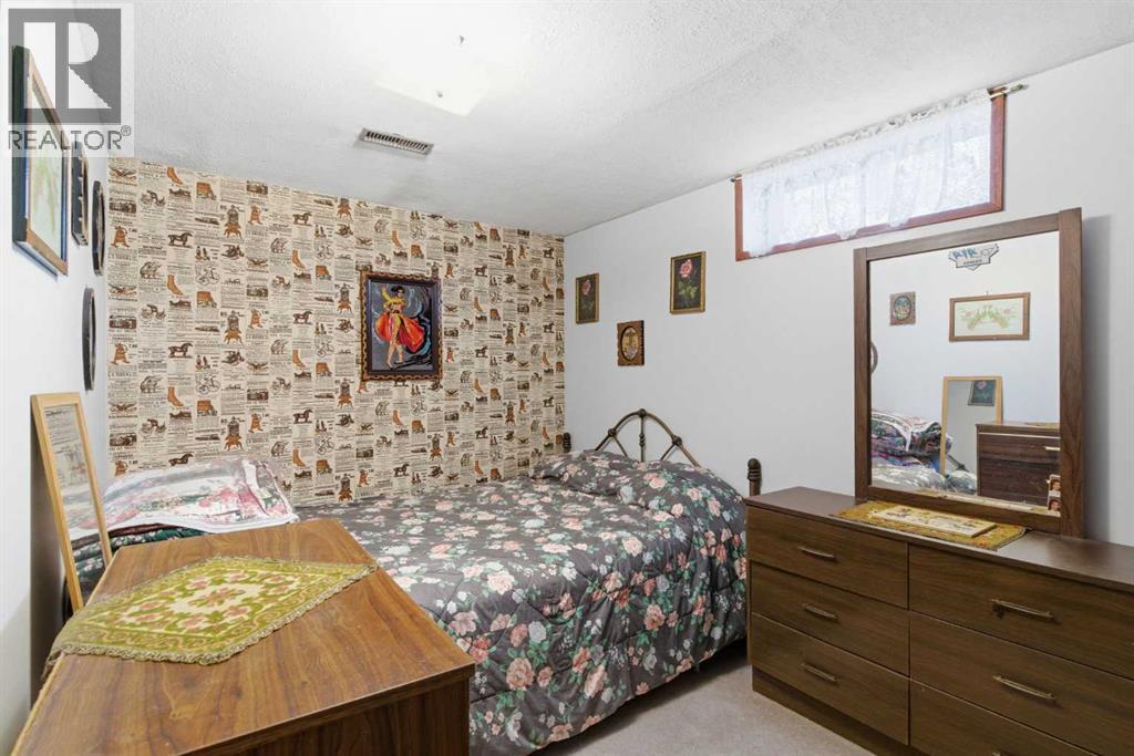 6004 Lloyd Crescent SW, Calgary, Alberta  T3E 5V7 - Photo 38 - A2312280