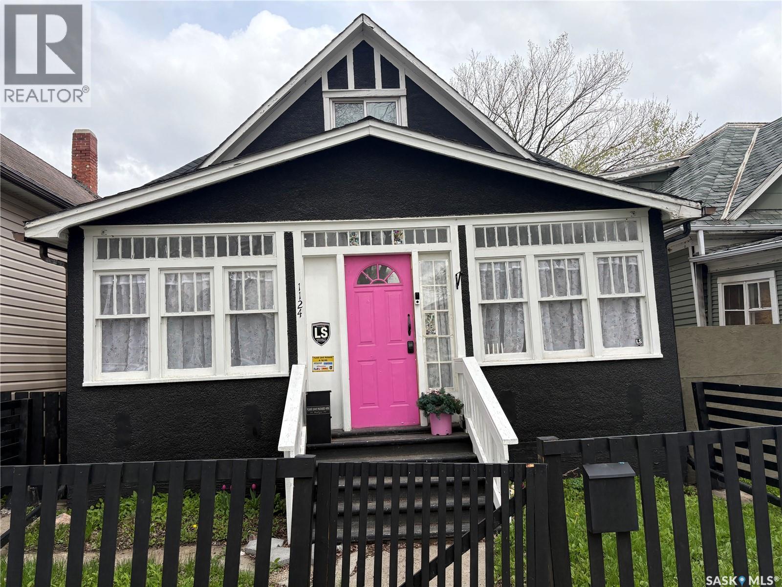 1124 Victoria AVENUE, Regina, Saskatchewan