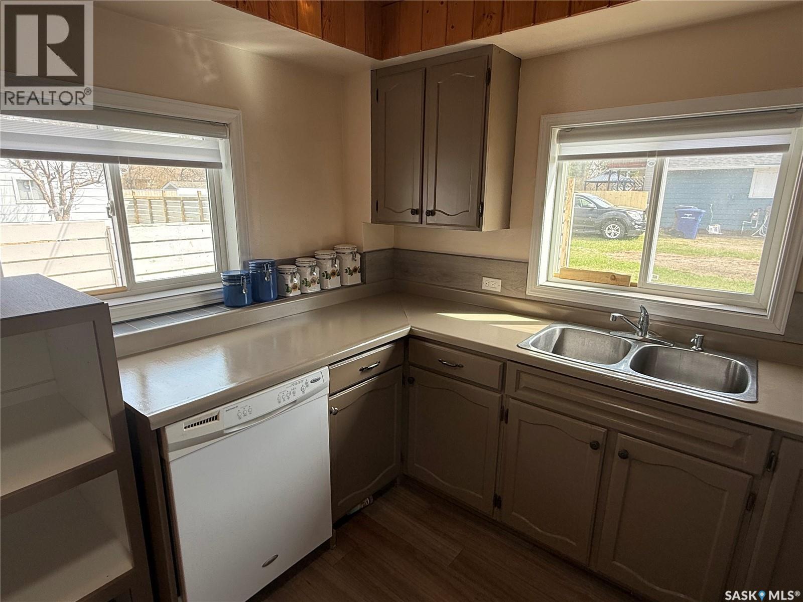 901 2nd Street W, Nipawin, Saskatchewan  S0E 1E0 - Photo 9 - SK036881
