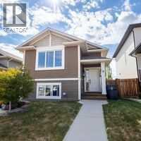 28 Jessie Ursenbach Way N, Lethbridge, Alberta  T1H 5P5 - Photo 1 - A2312167