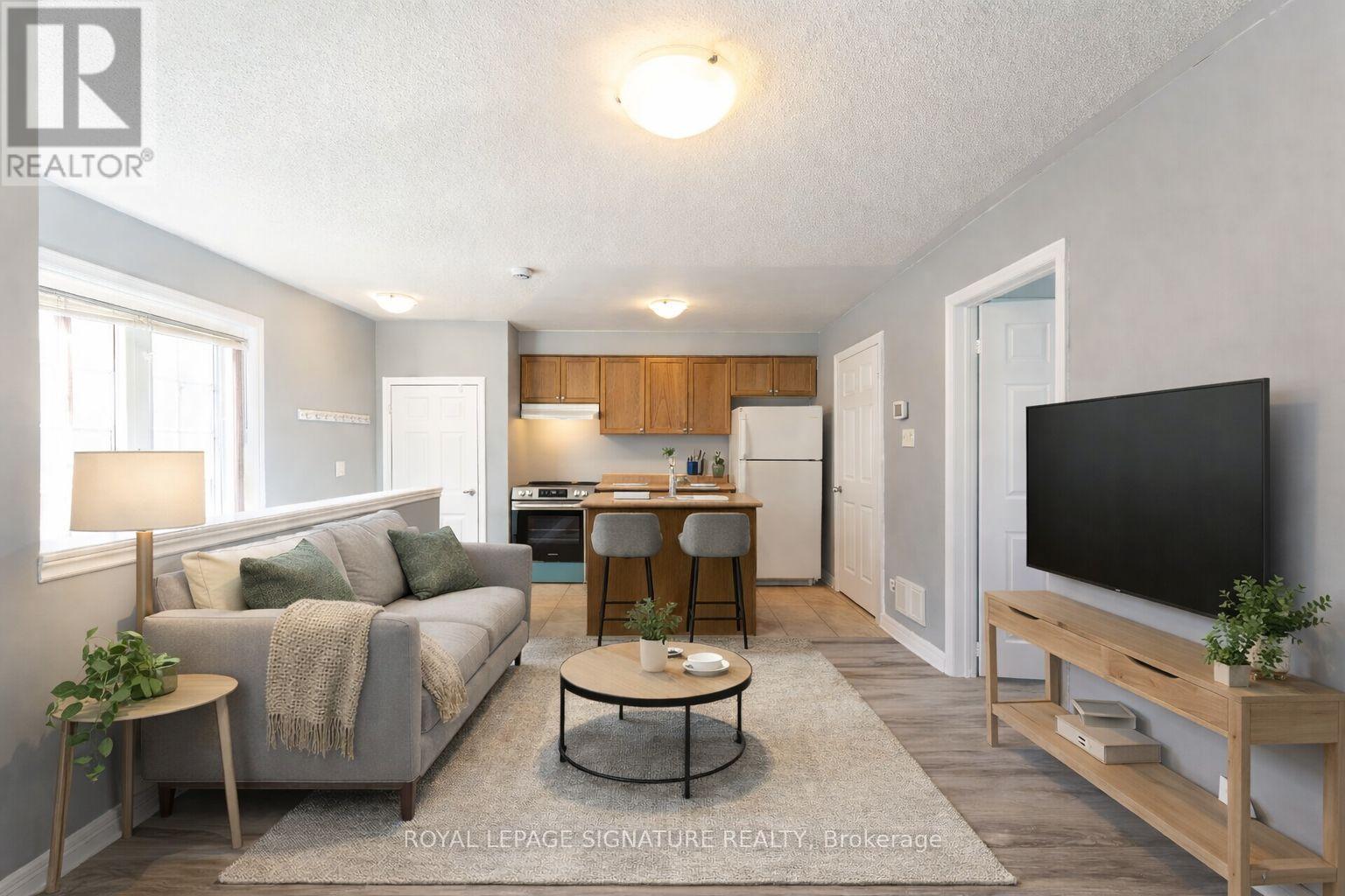COACH/LANE HOUSE - 6 INNISVALE DRIVE, Markham, Ontario