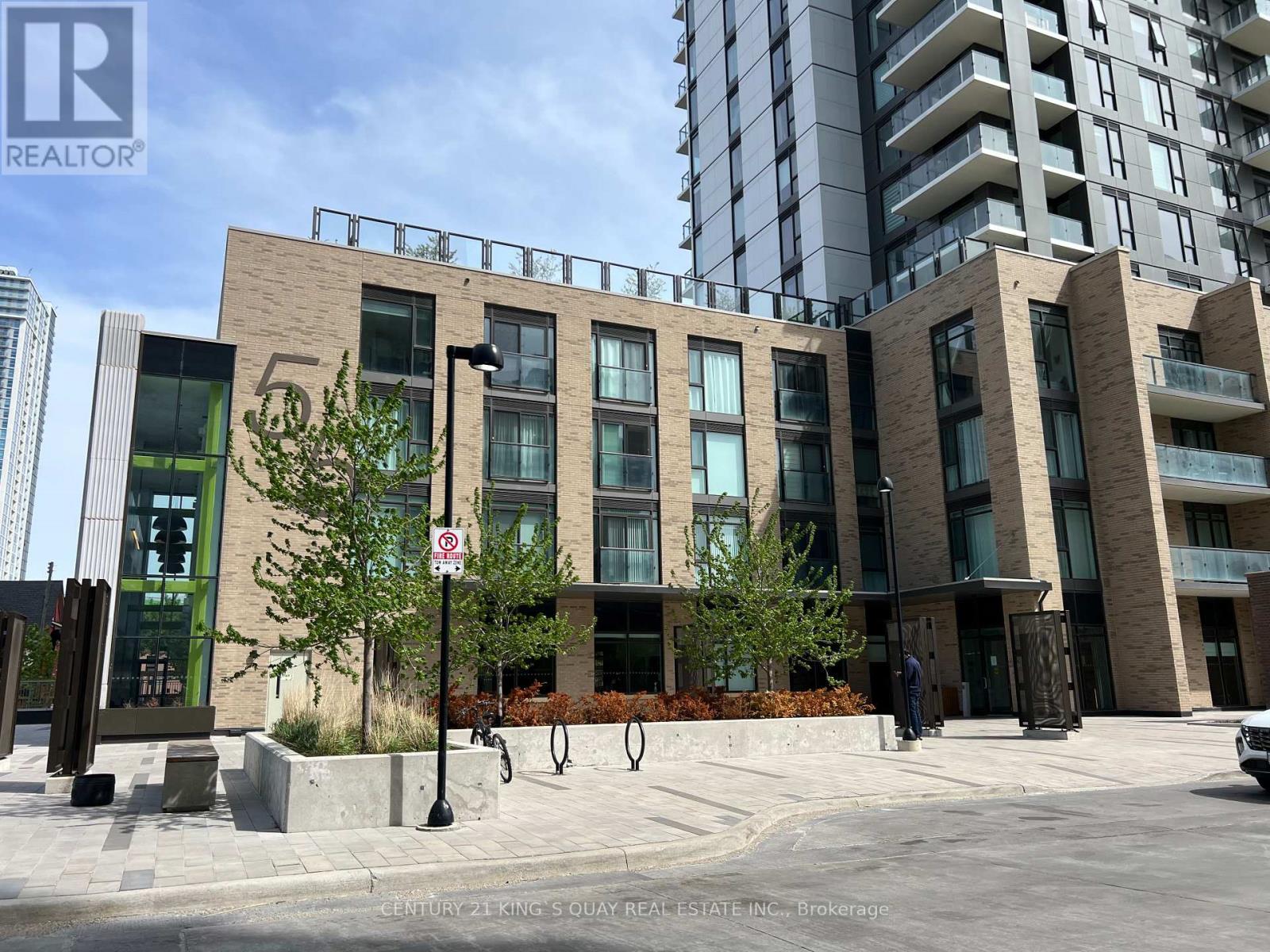 1703 - 55 Duke Street W, Kitchener, Ontario  N2G 1A6 - Photo 2 - X13159860