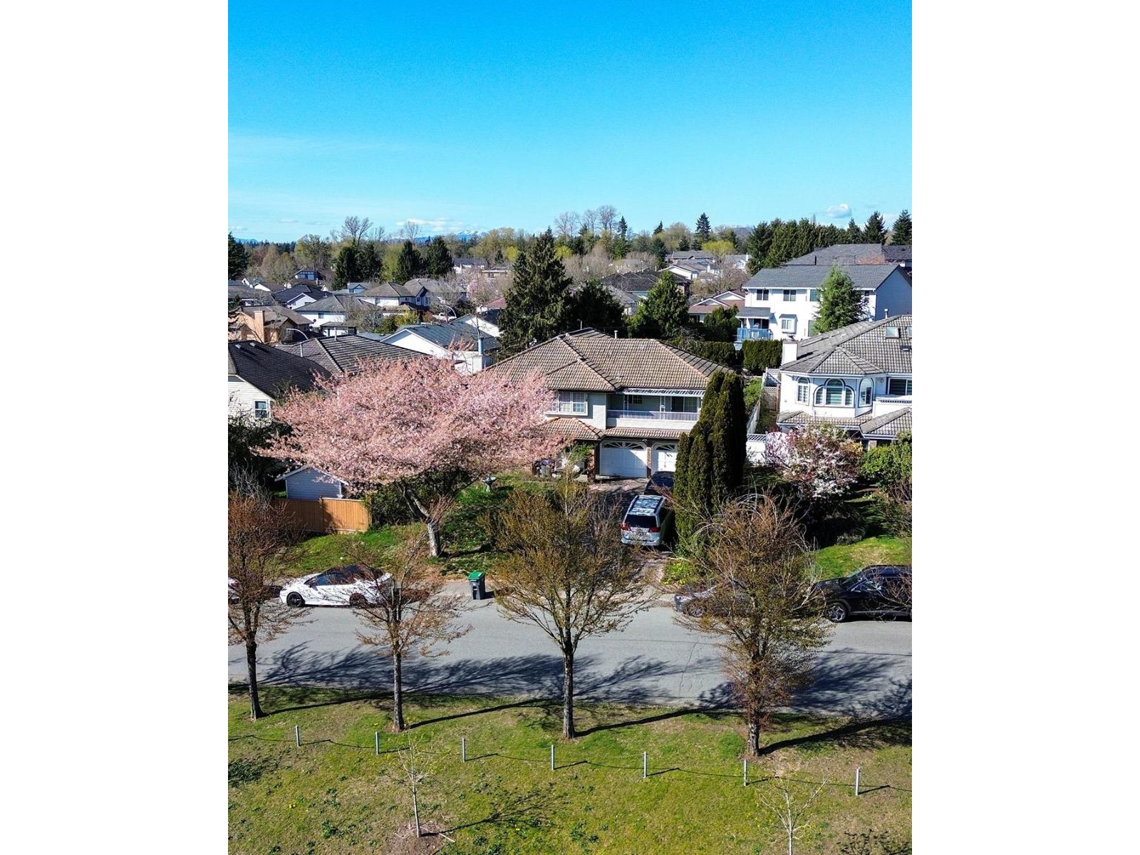 14979 Spenser Drive, Surrey, British Columbia  V3S 7K7 - Photo 3 - R3127161