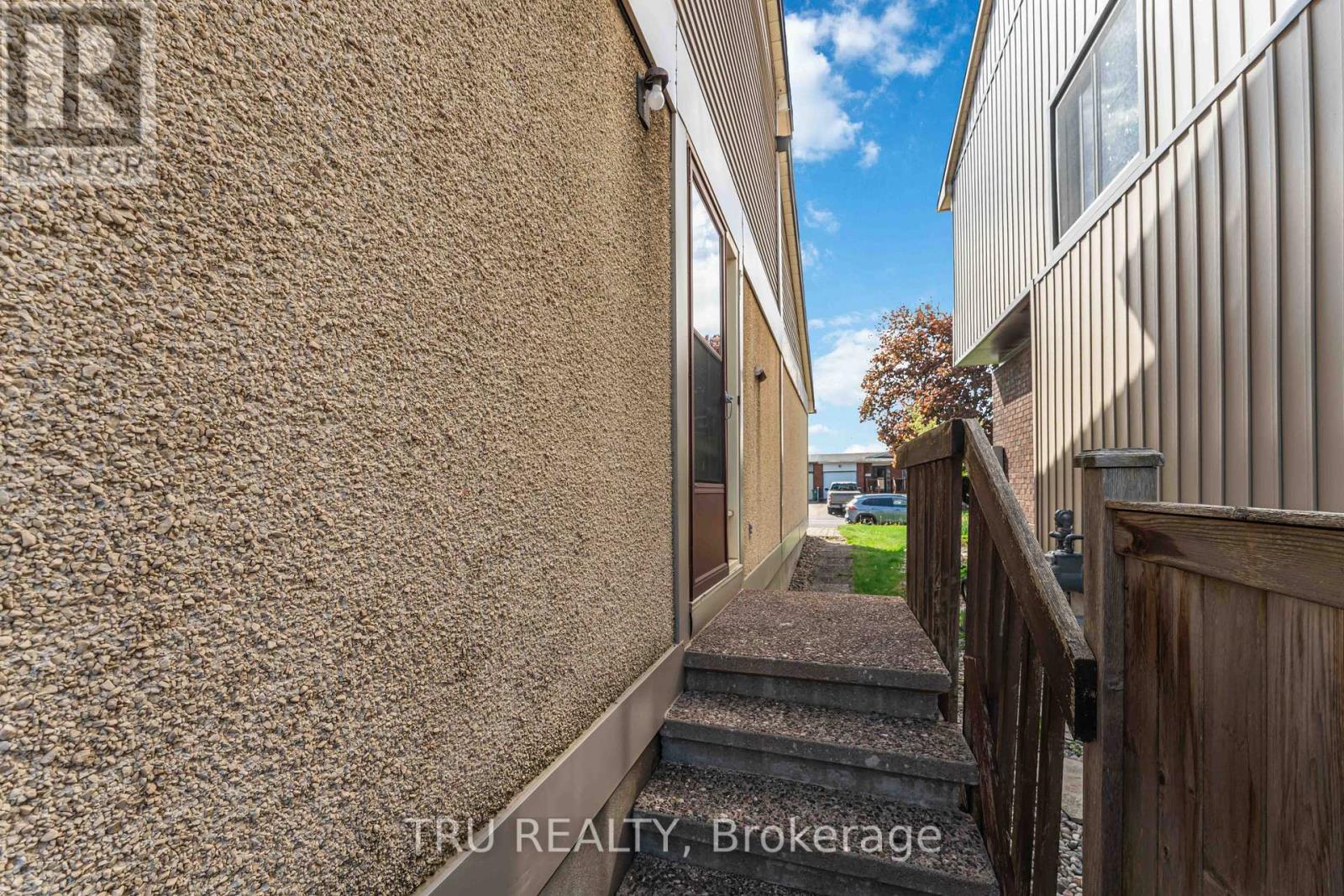 359 Burnt Ember Way, Ottawa, Ontario  K1E 2B6 - Photo 43 - X13165360