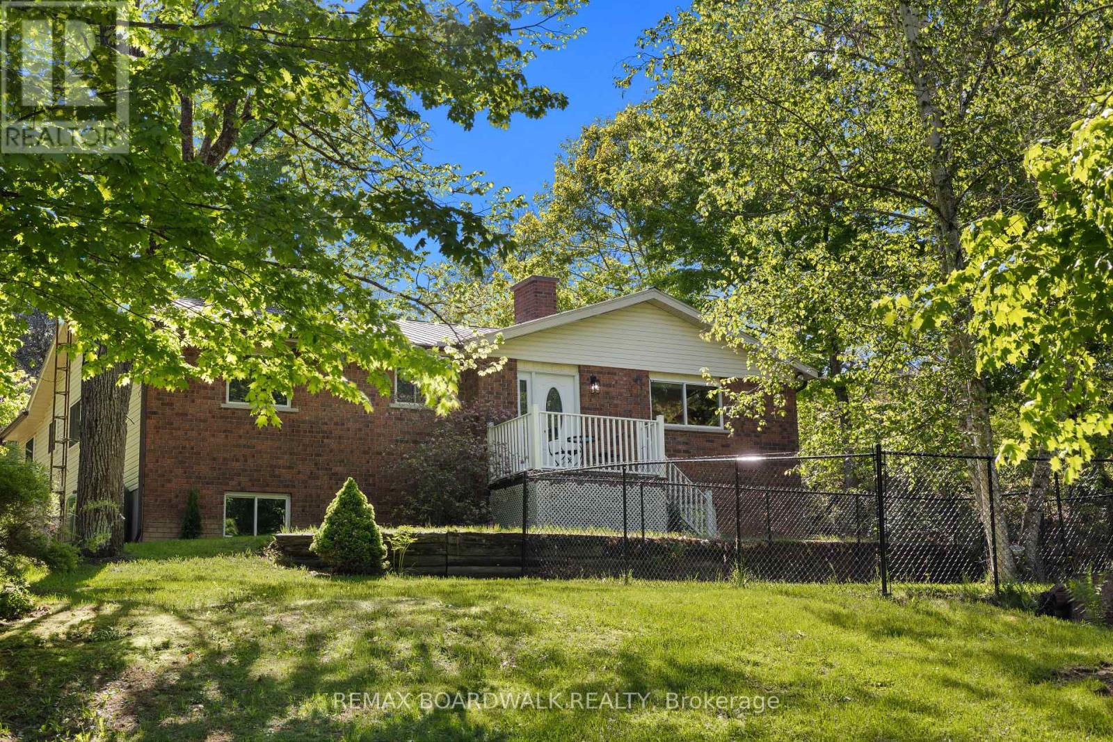 802 BEACH LANE, Leeds and the Thousand Islands, Ontario