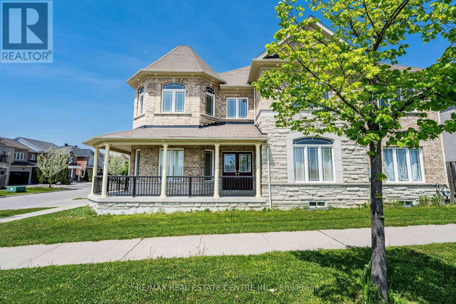 1 Arfield Avenue, Ajax, Ontario  L1Z 0E9 - Photo 2 - E13162354