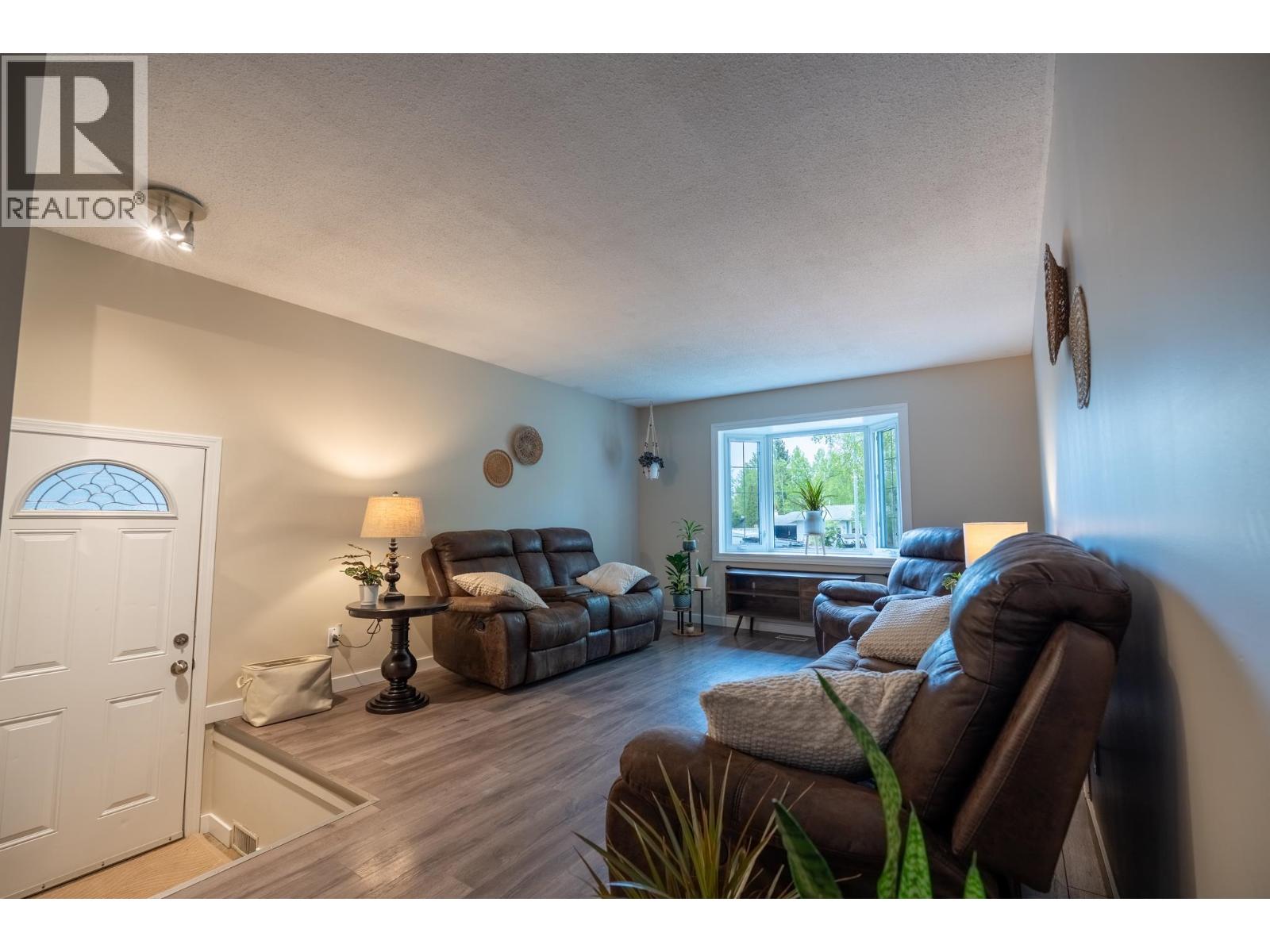 7325 Imperial Crescent, Prince George, British Columbia  V2N 2W5 - Photo 3 - R3127040