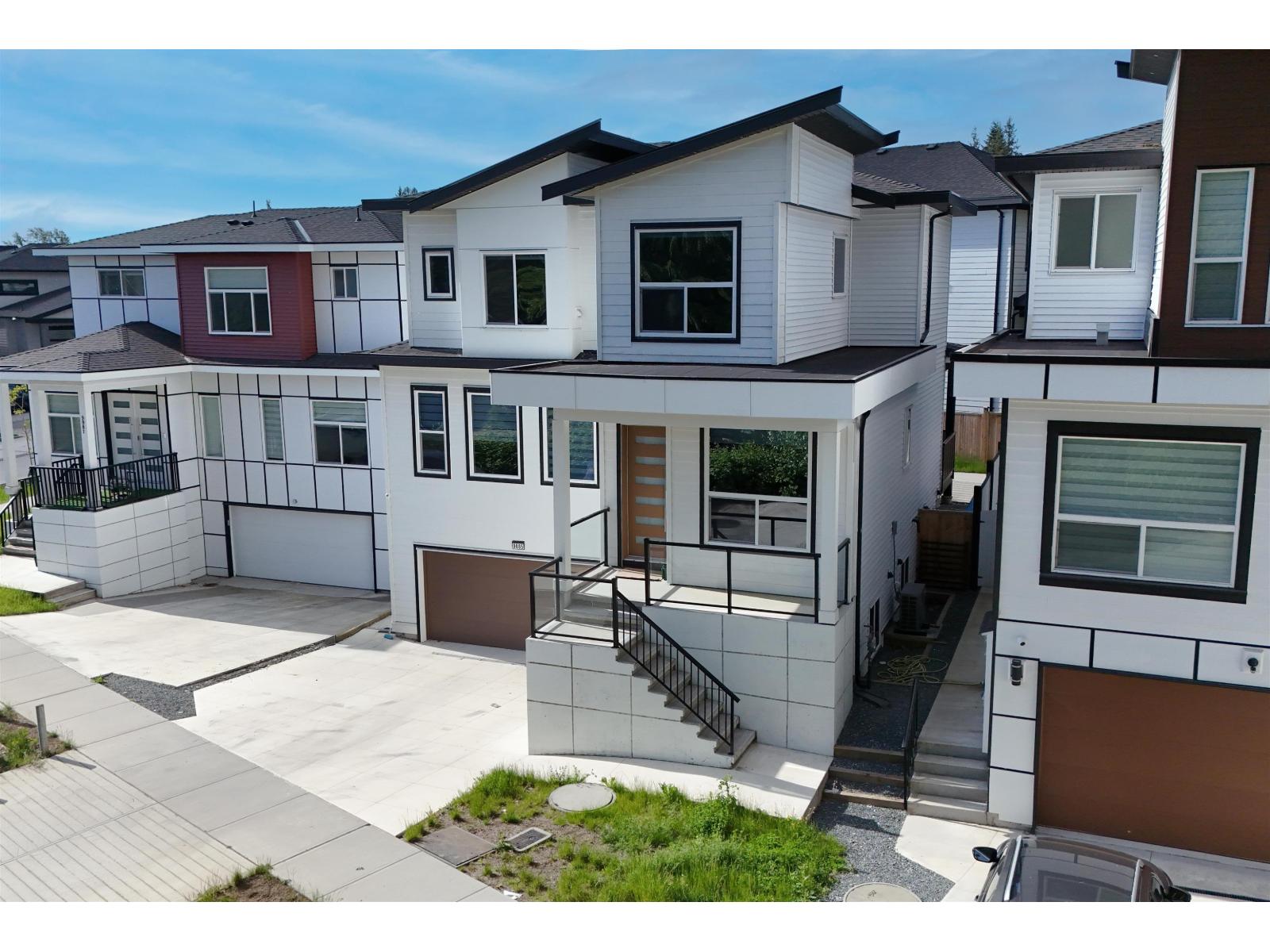 9885 Huckleberry Drive, Surrey, British Columbia  V4N 6T4 - Photo 2 - R3124561