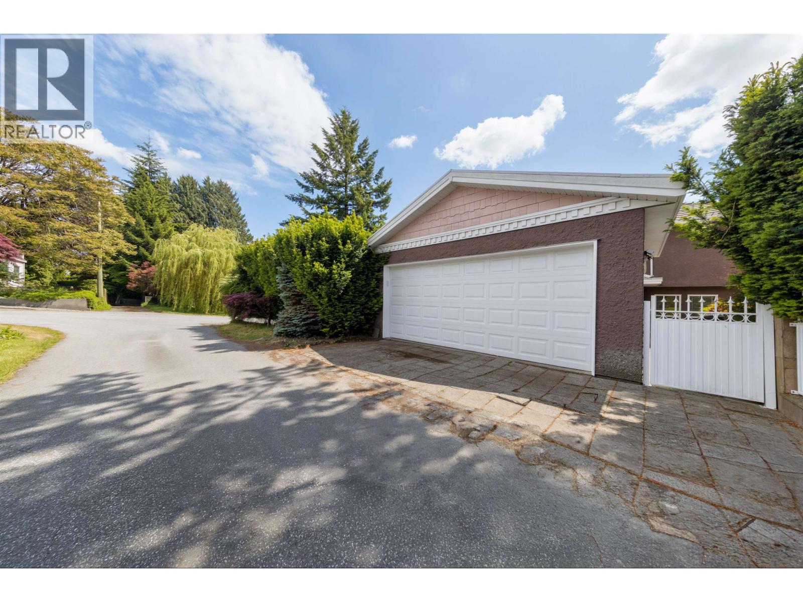 6087 Mckee Street, Burnaby, British Columbia  V5J 2V6 - Photo 12 - R3126055