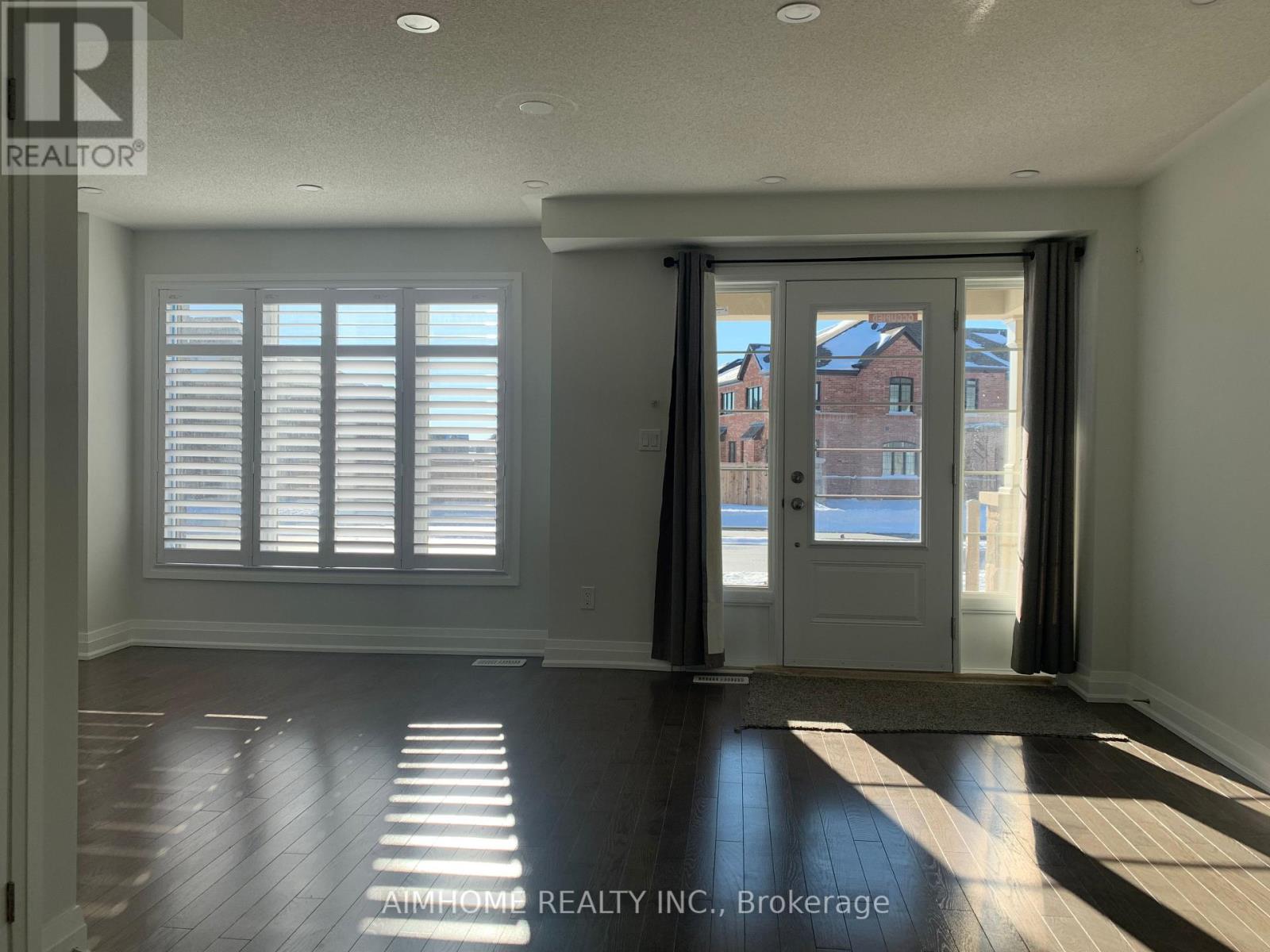 12 Summerbeam Way, Brampton, Ontario L6Y 6K5 - Photo 2 - W13165352