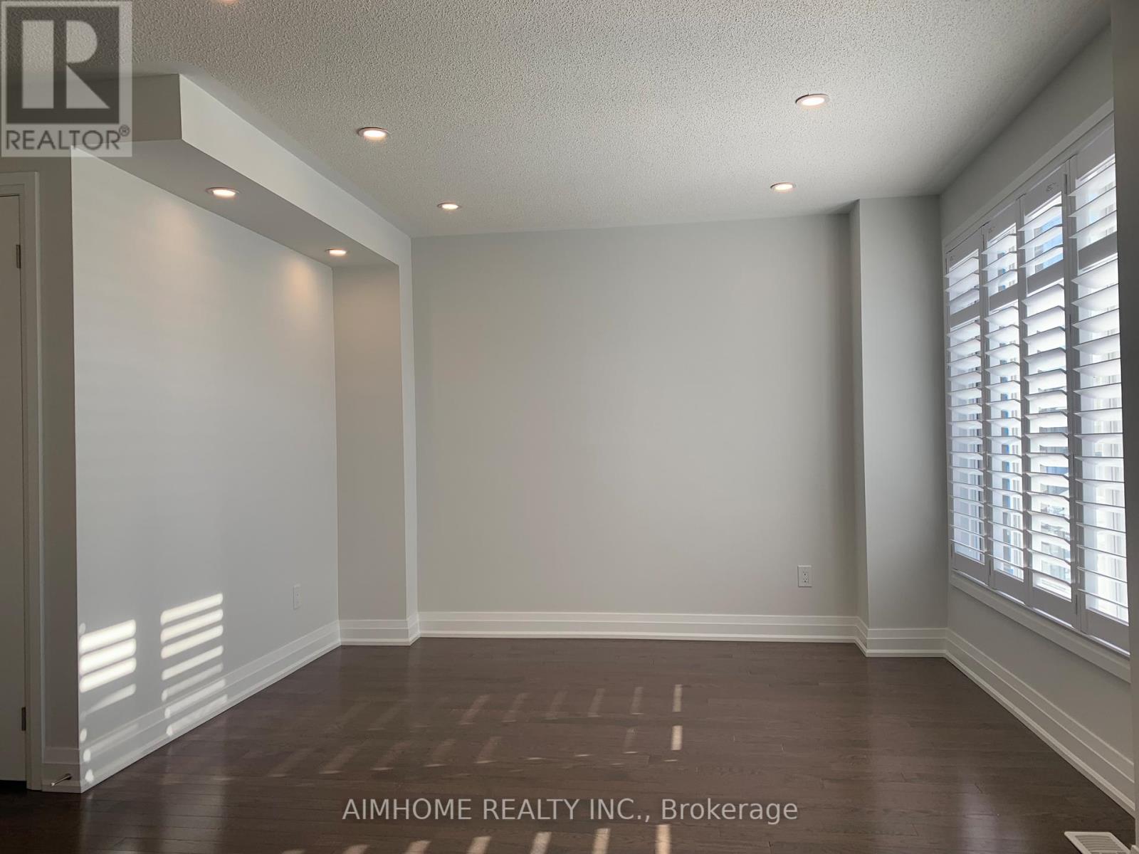 12 Summerbeam Way, Brampton, Ontario L6Y 6K5 - Photo 3 - W13165352