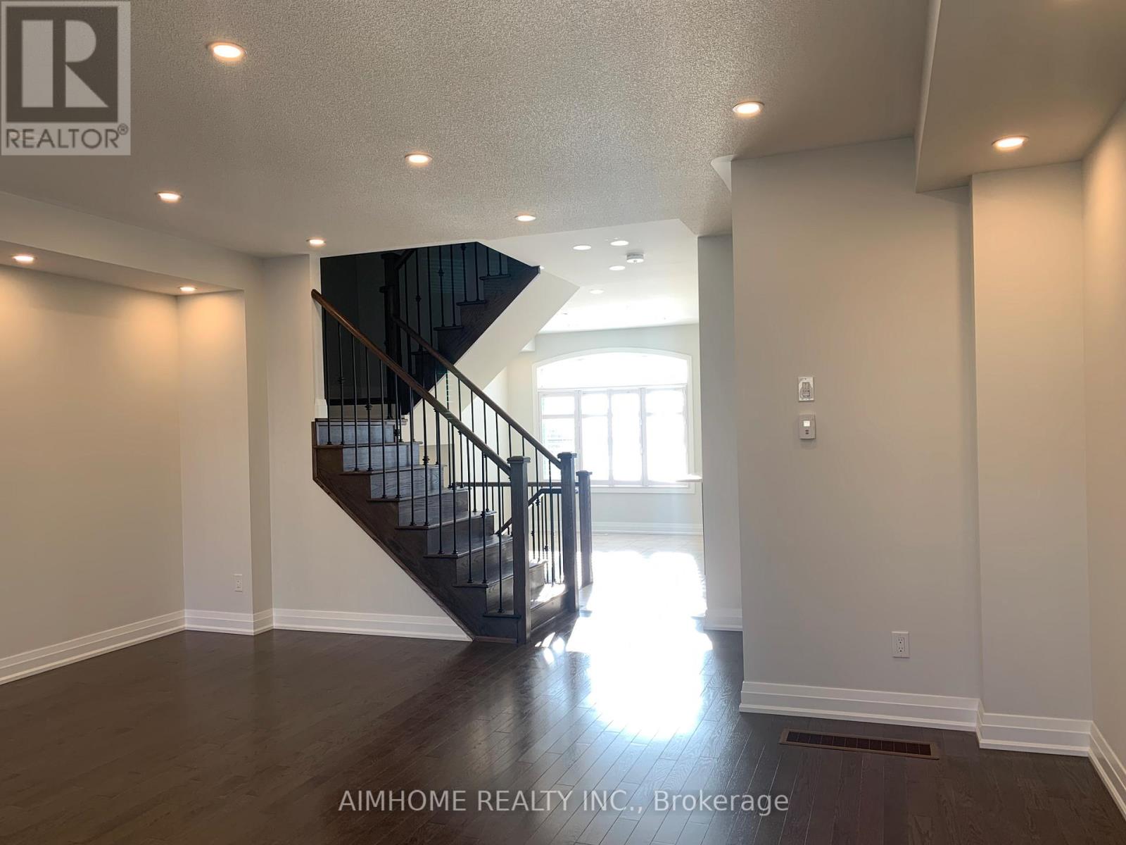 12 Summerbeam Way, Brampton, Ontario L6Y 6K5 - Photo 7 - W13165352