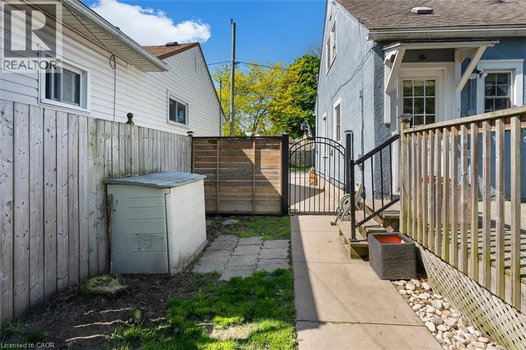 8 Coventry Street, St. Catharines, Ontario  L2R 2X5 - Photo 29 - 40832493