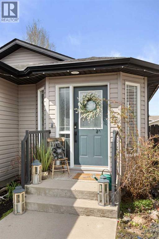 221 Terrace Drive NE, Medicine Hat, Alberta  T1C 2B6 - Photo 3 - A2308491