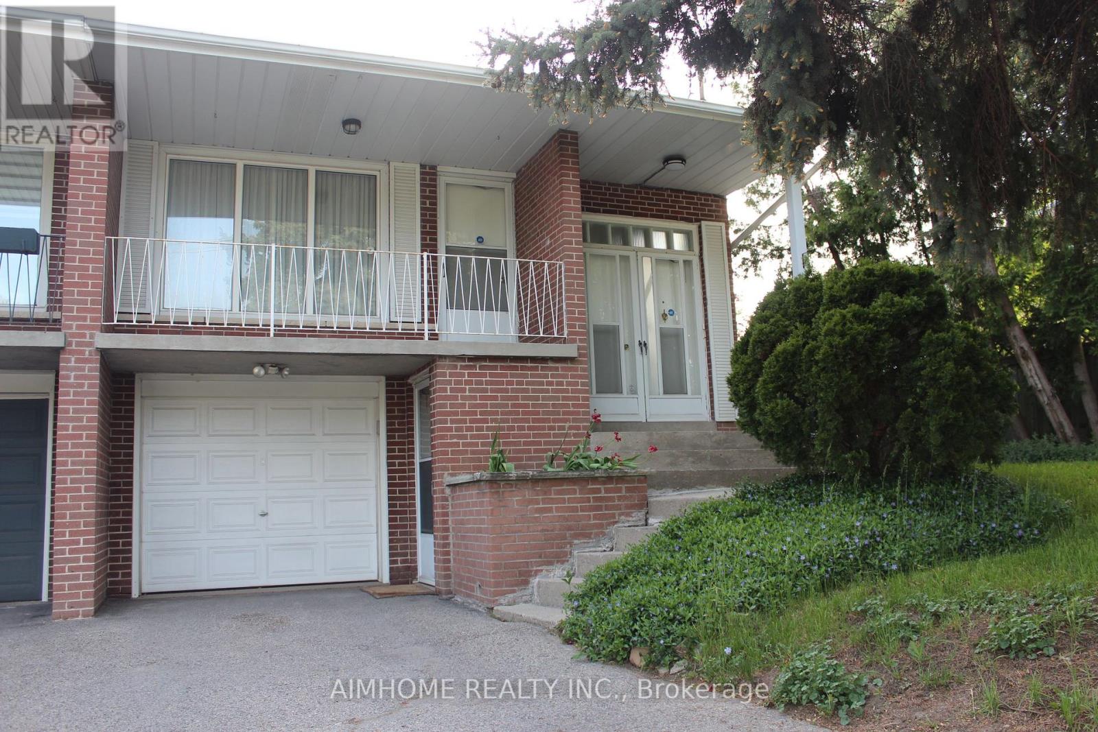 LOWER - 100 FENELON DRIVE, Toronto, Ontario