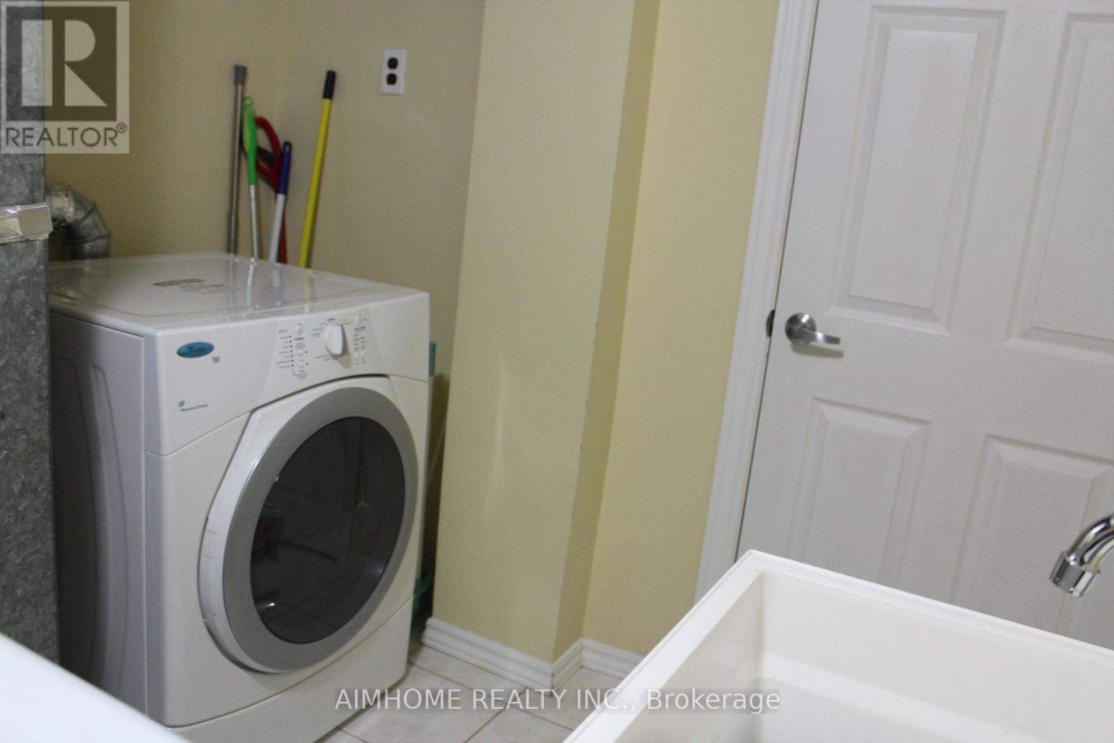 Lower - 100 Fenelon Drive, Toronto, Ontario M3A 3K6 - Photo 12 - C13165394