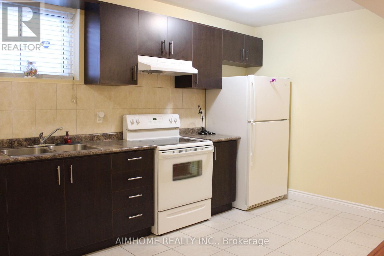 Lower - 100 Fenelon Drive, Toronto, Ontario M3A 3K6 - Photo 5 - C13165394