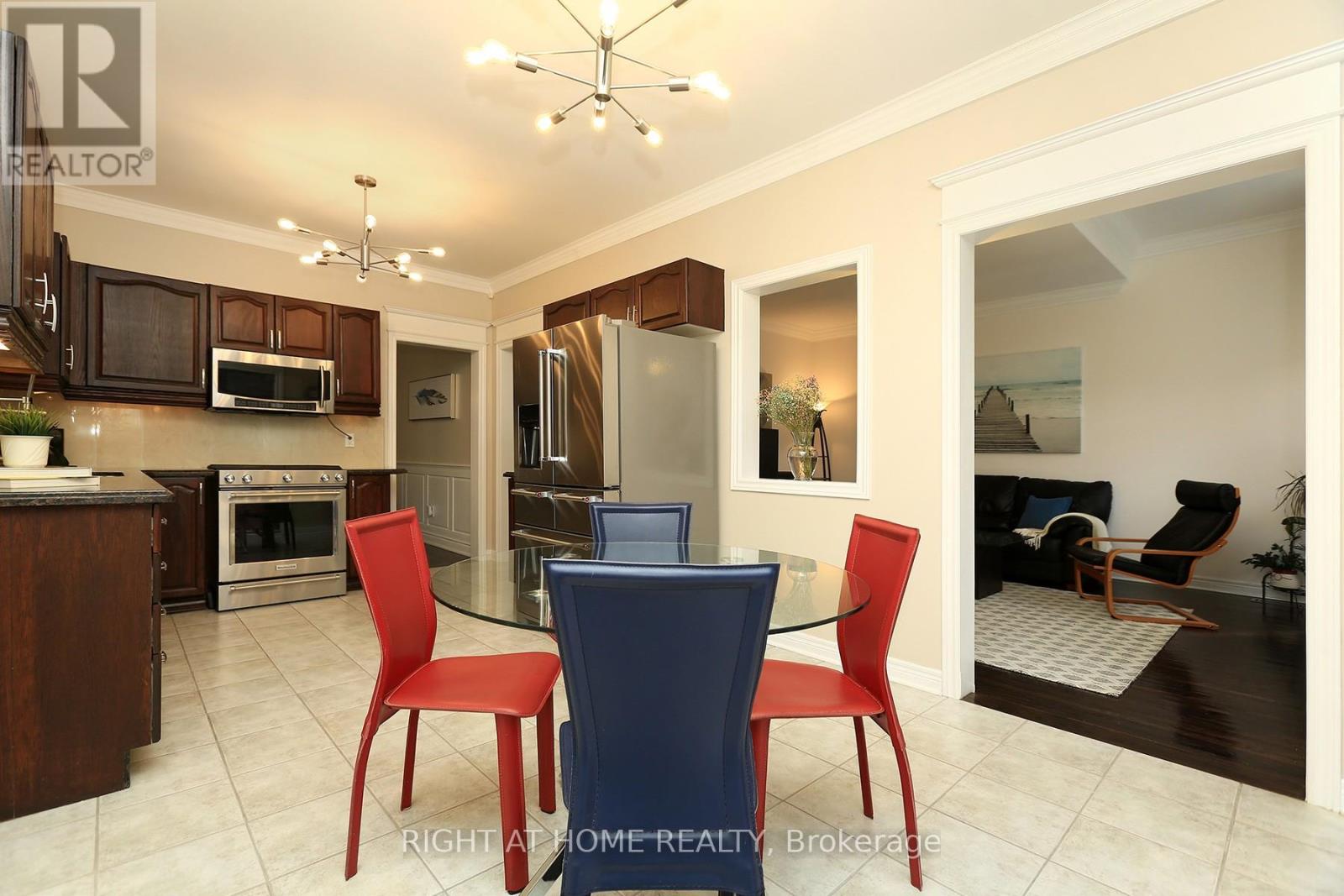 308 Rushbrook Drive, Newmarket, Ontario  L3X 2C8 - Photo 18 - N13165392