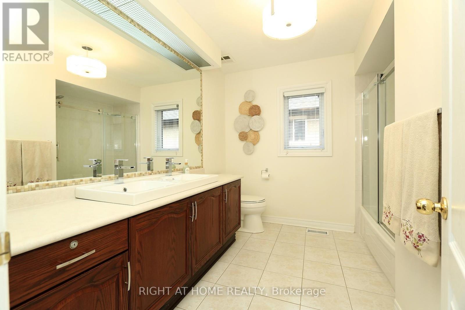 308 Rushbrook Drive, Newmarket, Ontario  L3X 2C8 - Photo 30 - N13165392