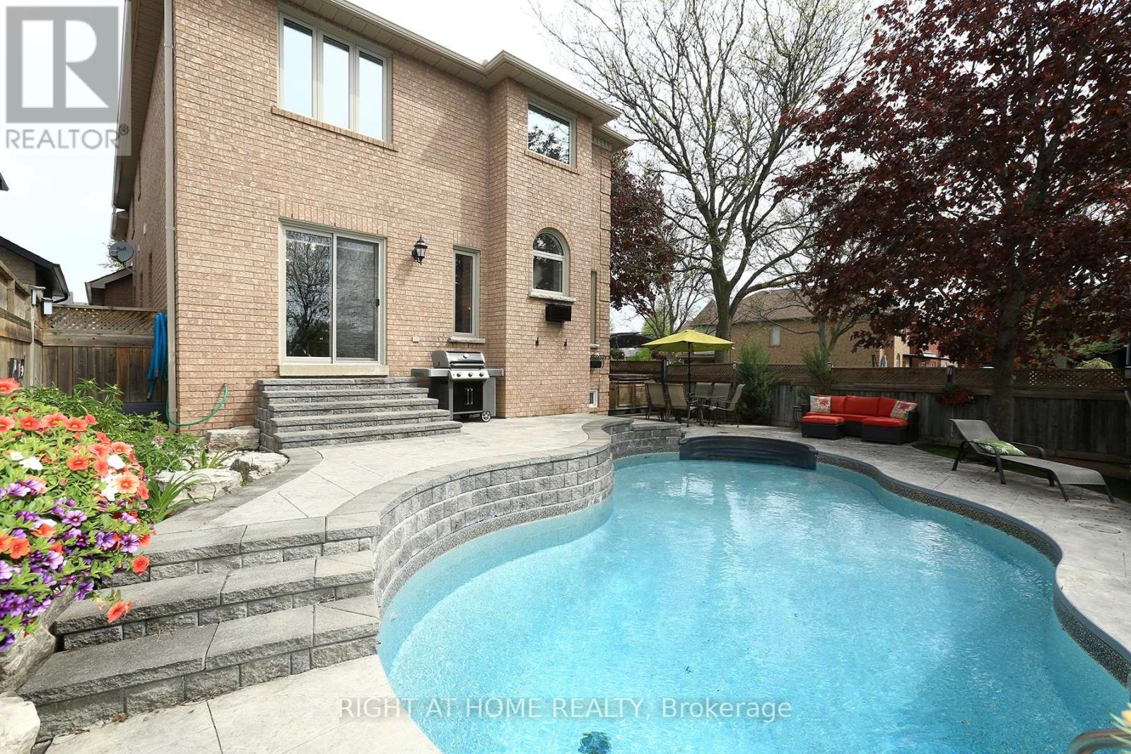 308 Rushbrook Drive, Newmarket, Ontario  L3X 2C8 - Photo 36 - N13165392