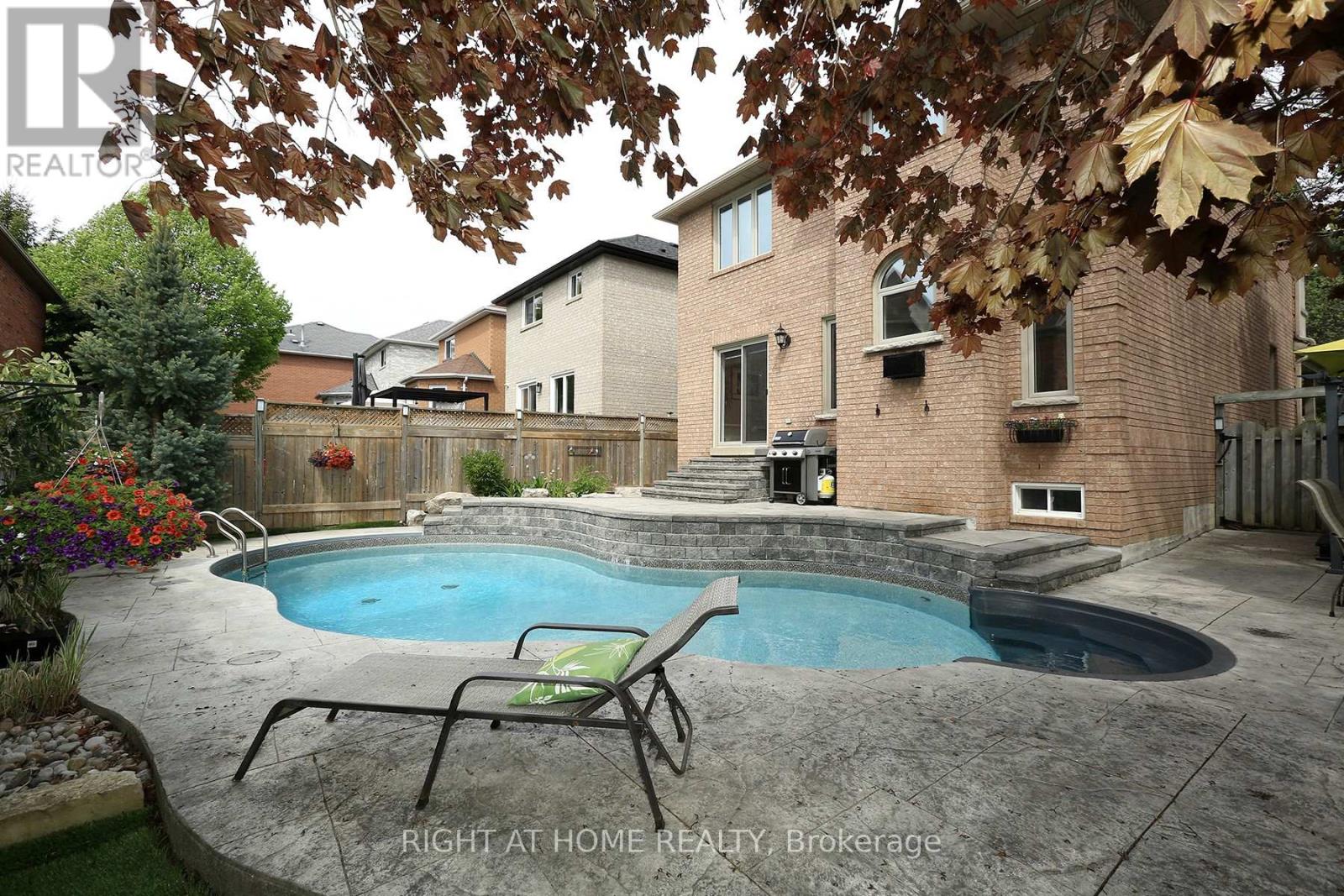 308 Rushbrook Drive, Newmarket, Ontario  L3X 2C8 - Photo 38 - N13165392