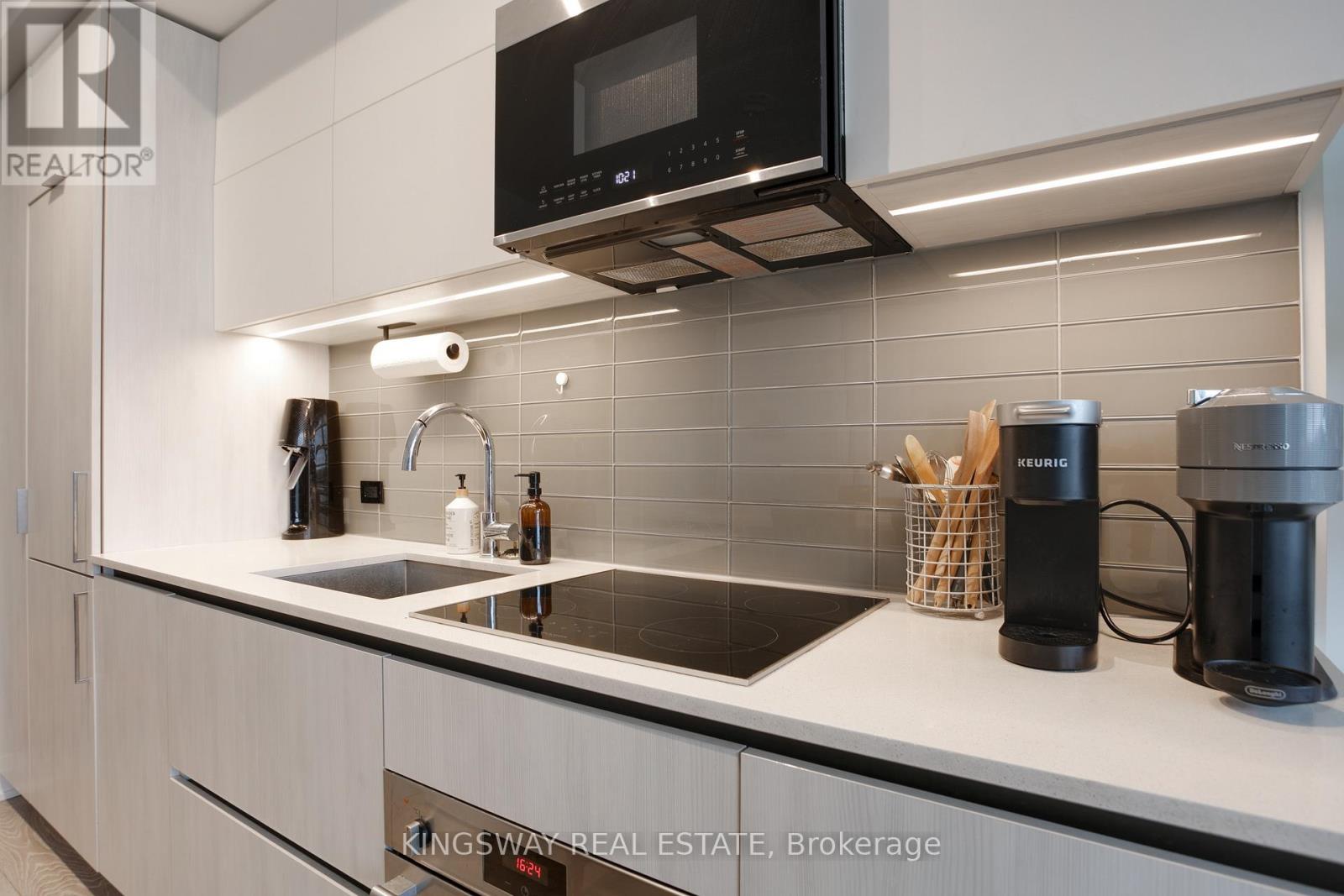 21 Park Street, Mississauga, Ontario  L5G 1L7 - Photo 10 - W13165378