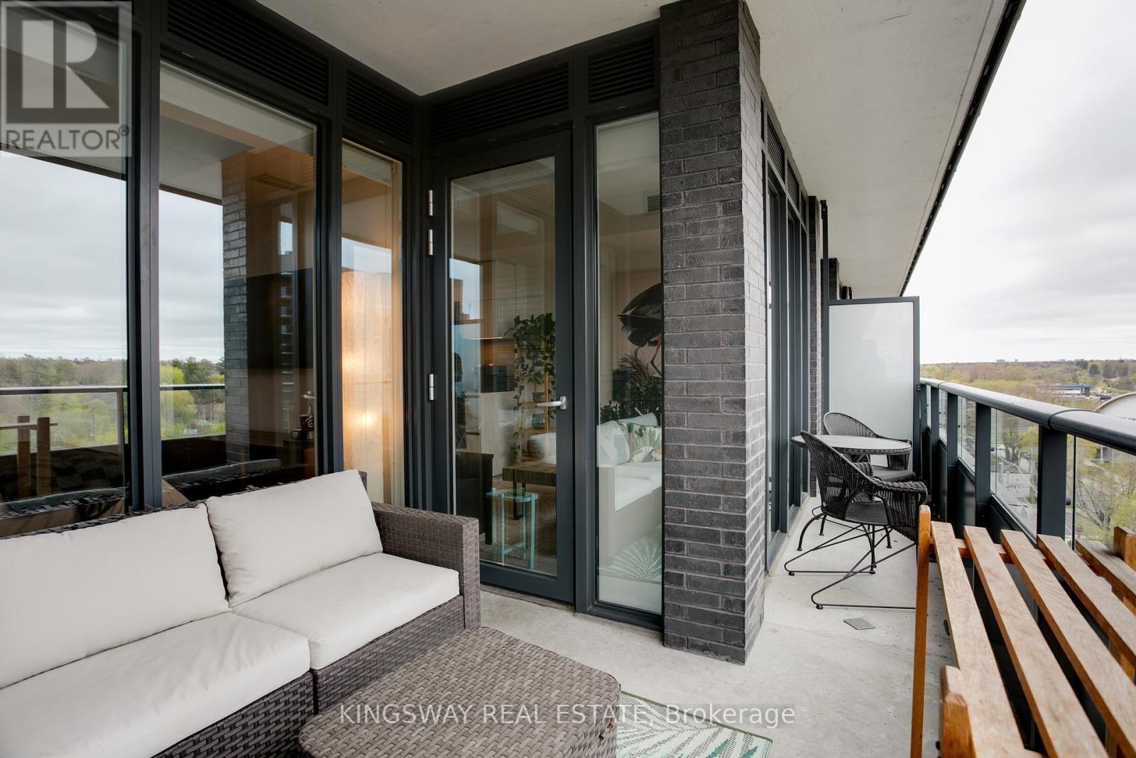 21 Park Street, Mississauga, Ontario  L5G 1L7 - Photo 15 - W13165378