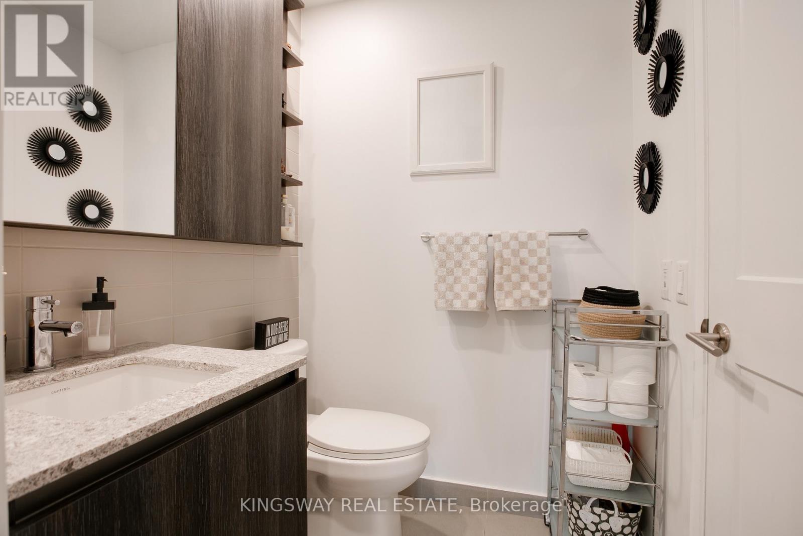 21 Park Street, Mississauga, Ontario  L5G 1L7 - Photo 6 - W13165378